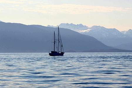 Alaska adventure sailing